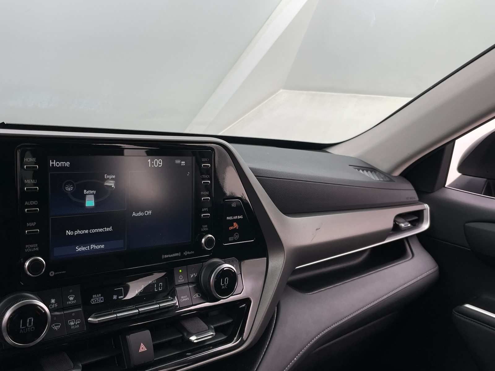 Thumbnail: 2022 Toyota Highlander - 3