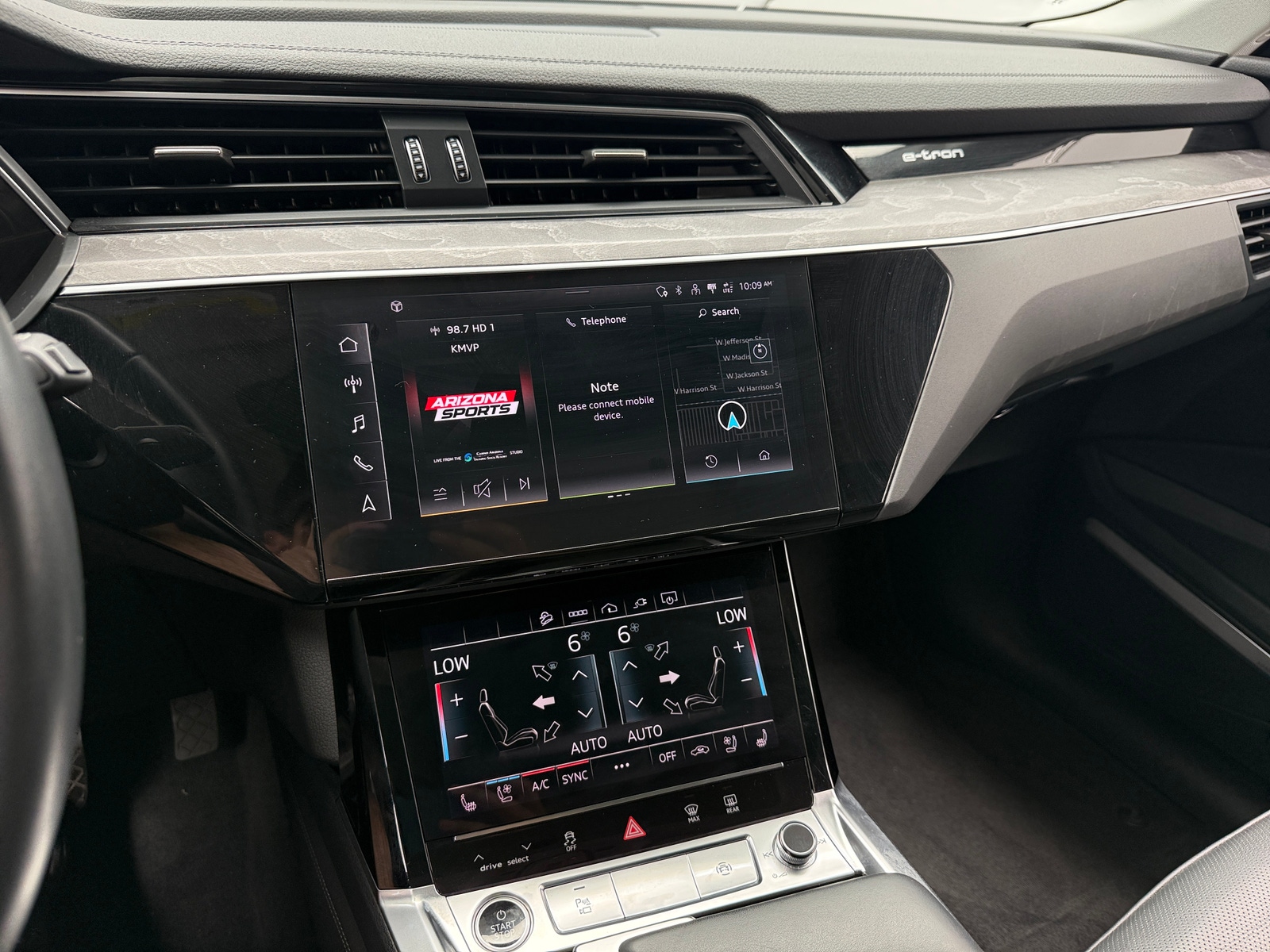 Thumbnail: 2024 Audi Q8 e-tron - 3