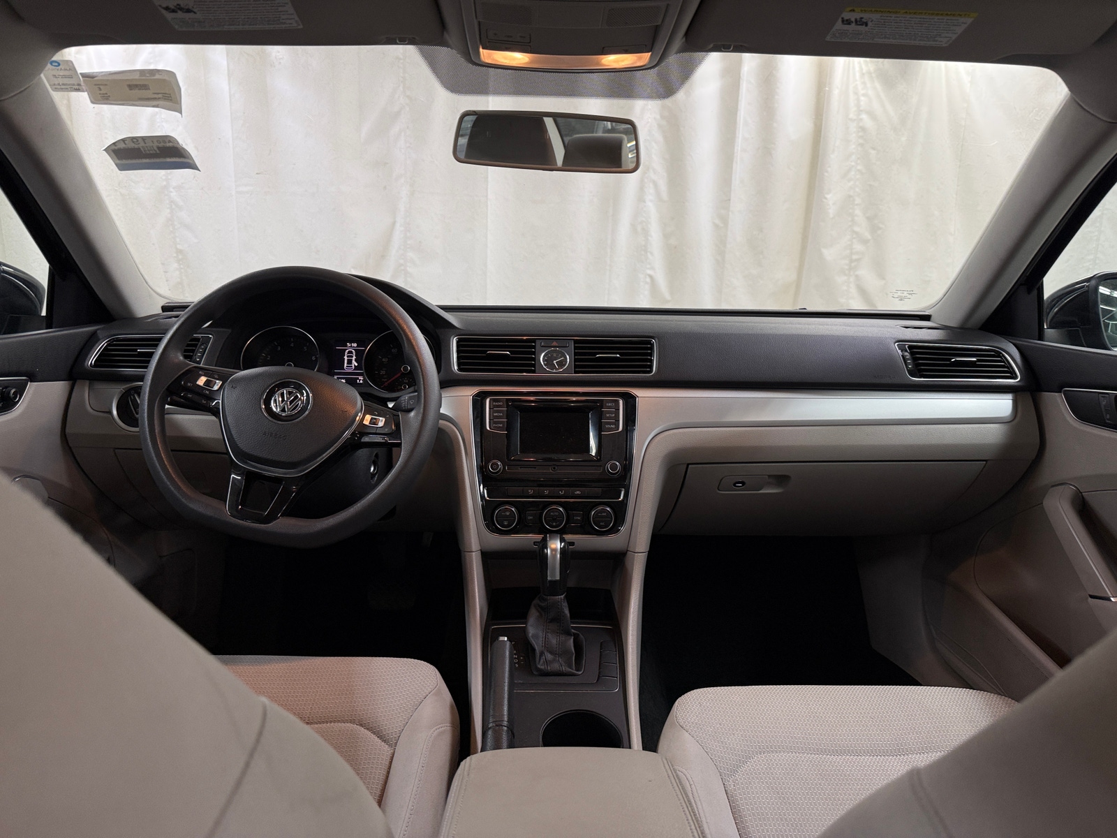 Thumbnail: 2017 Volkswagen Passat - 3
