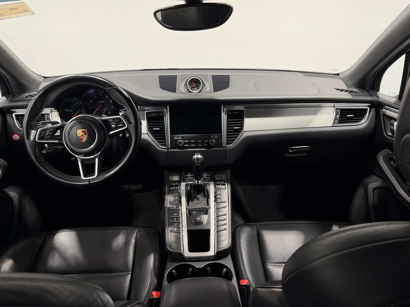 Thumbnail: 2017 Porsche Macan - 3