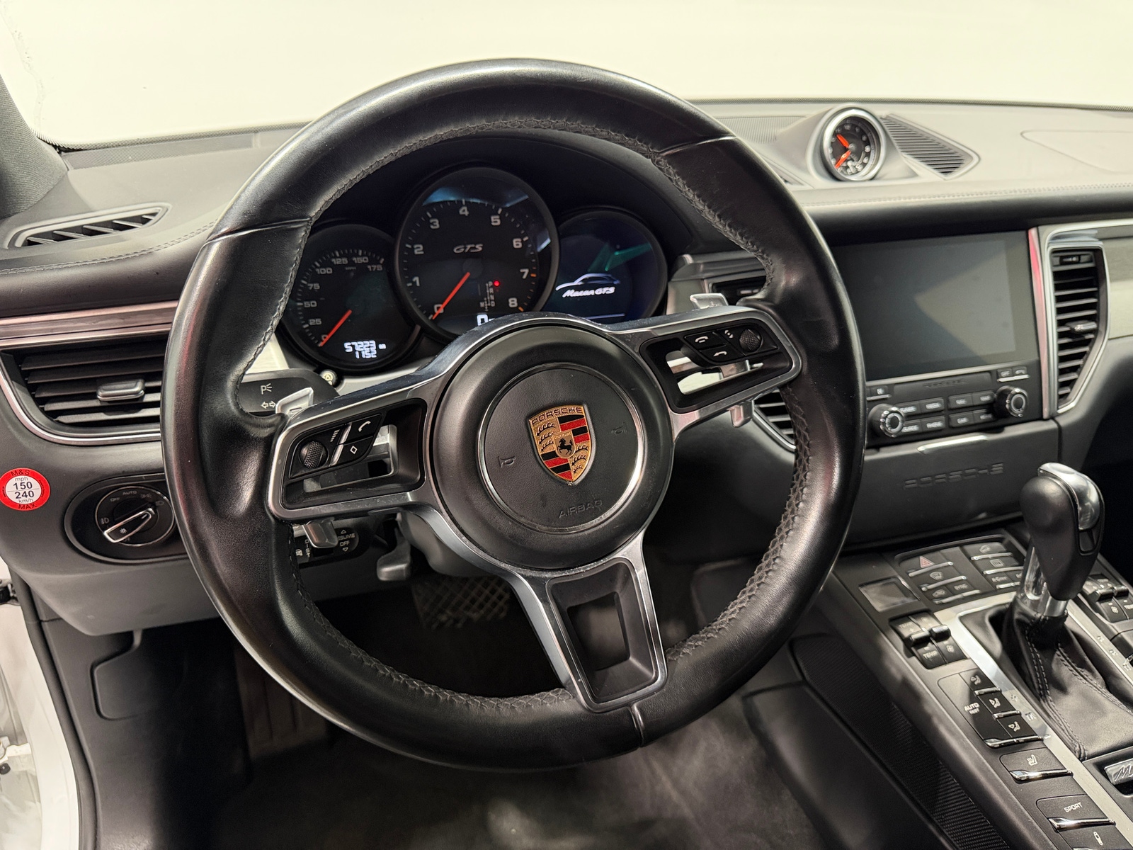 Thumbnail: 2017 Porsche Macan - 5