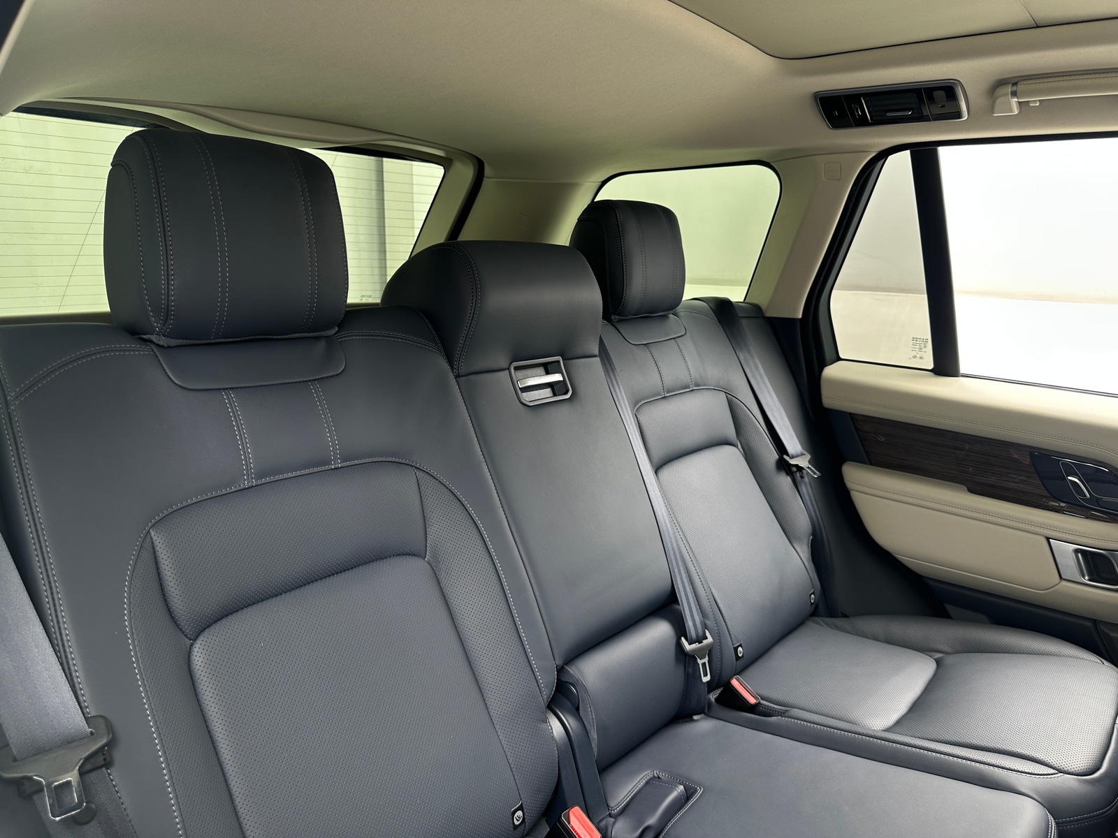 Thumbnail: 2018 Land Rover Range Rover - 5