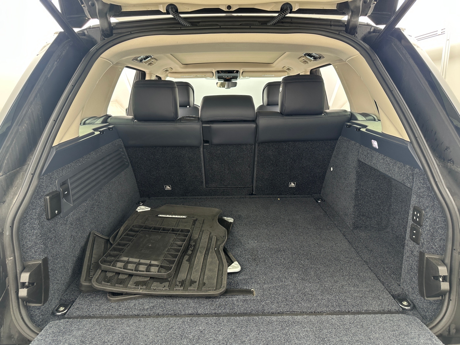 Thumbnail: 2018 Land Rover Range Rover - 6