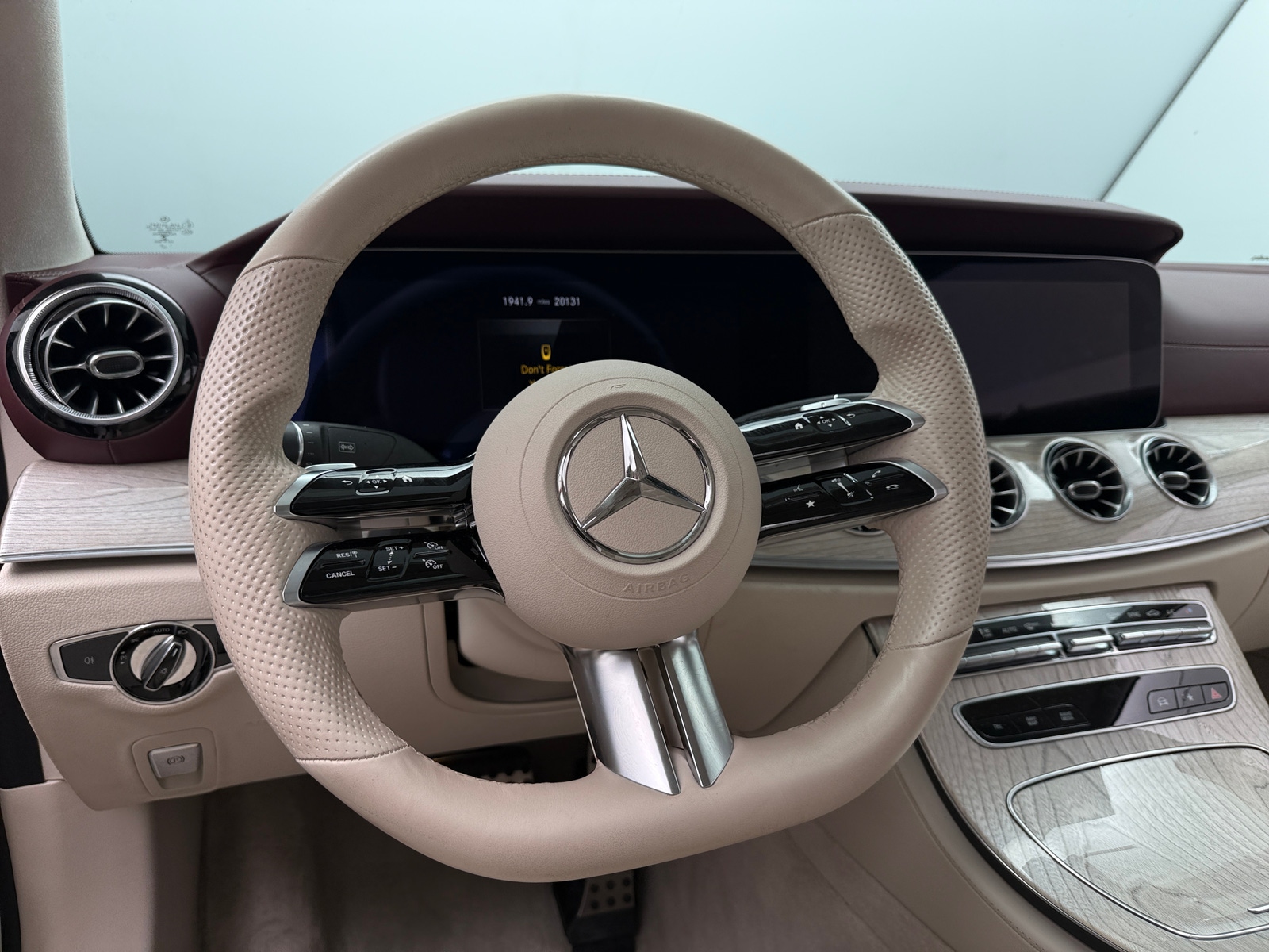 Thumbnail: 2022 Mercedes-Benz E-Class - 4
