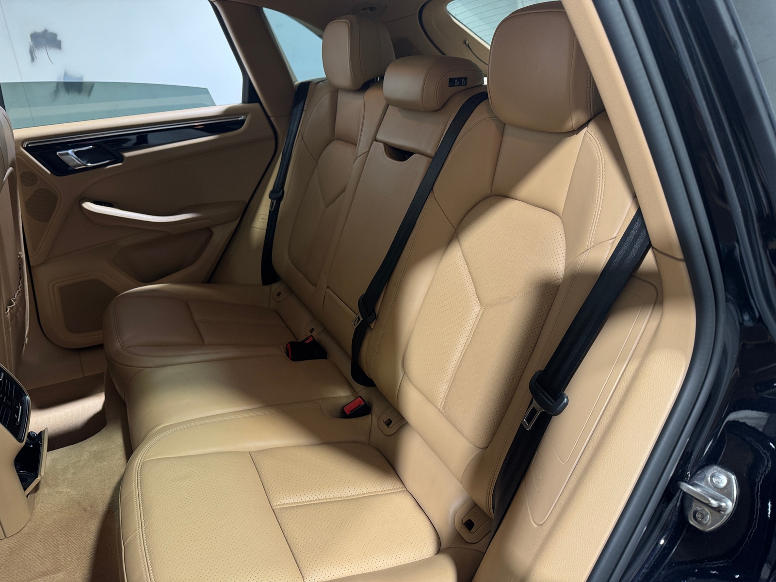 Thumbnail: 2016 Porsche Macan - 5