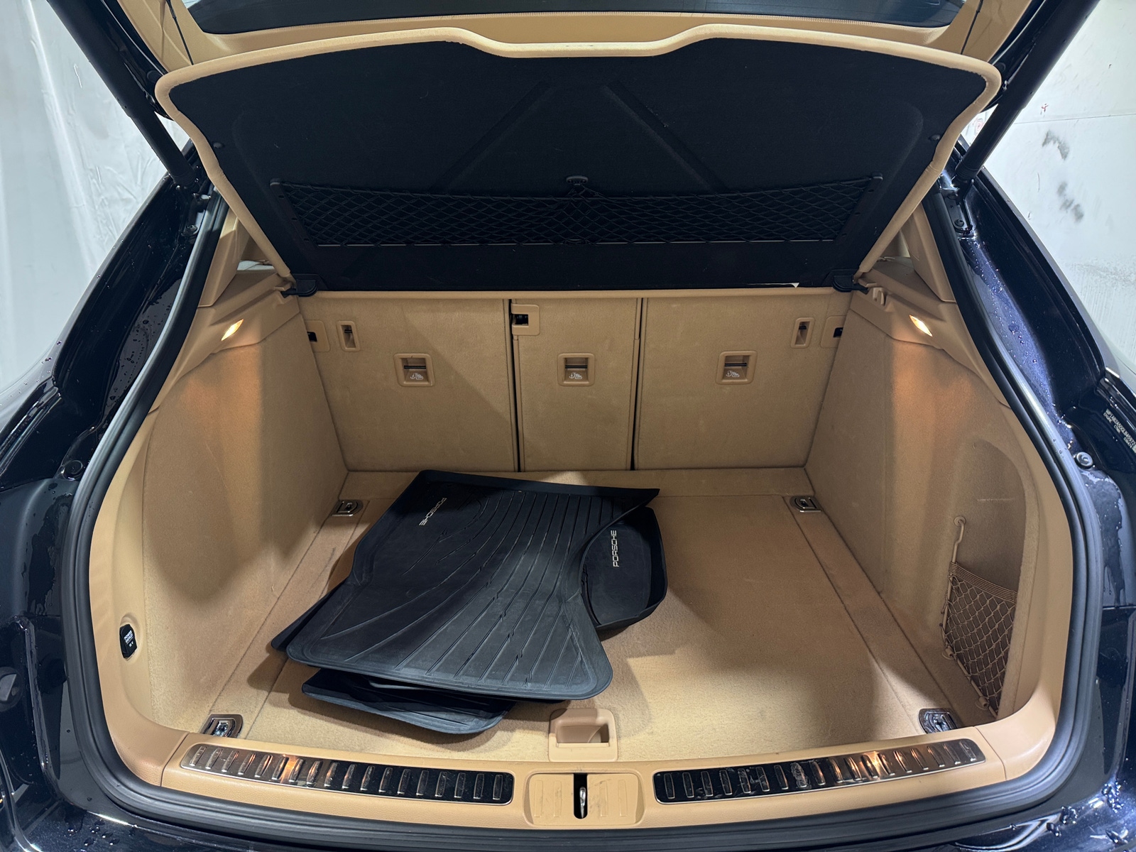 Thumbnail: 2016 Porsche Macan - 6