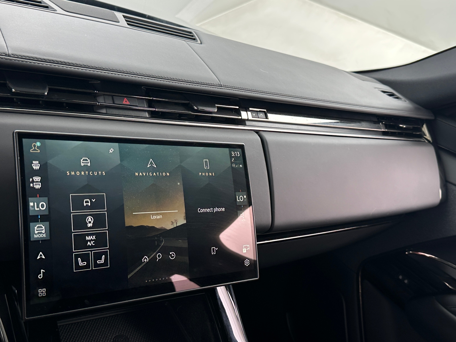 Thumbnail: 2024 Land Rover Range Rover Sport - 3