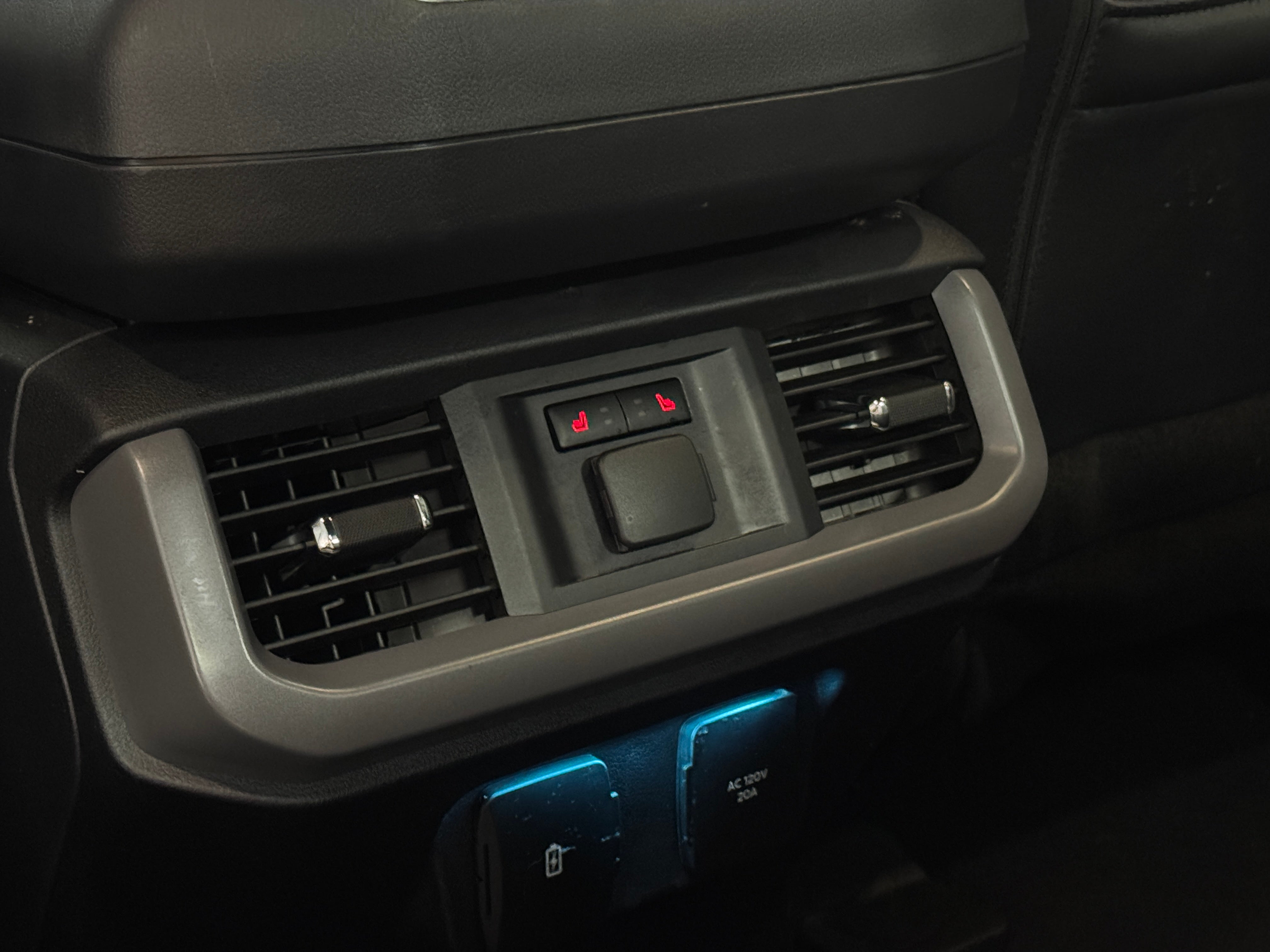 Used 2024 Ford F-150 Lightning Lariat with VIN 1FT6W5L76RWG07805 for sale in Oak Creek, WI