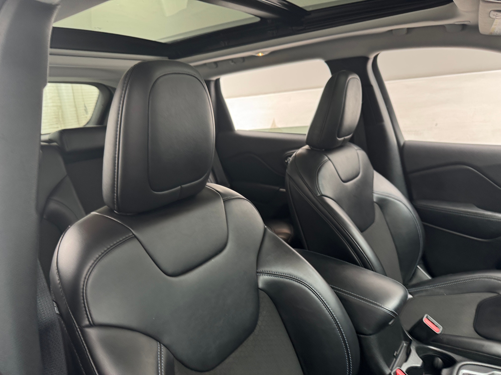 Thumbnail: 2020 Jeep Cherokee - 2