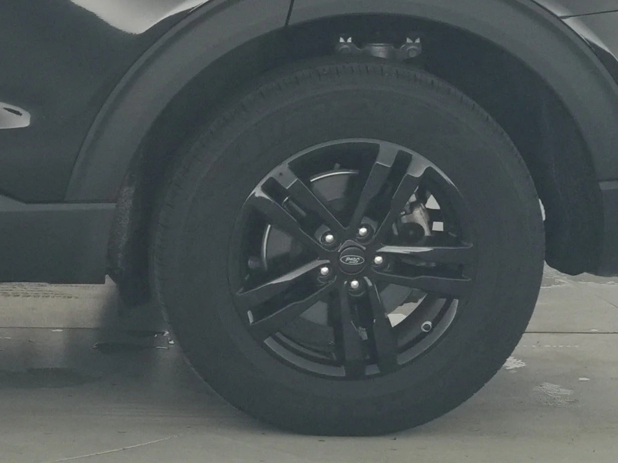 2023 Ford Explorer Base - Photo 17