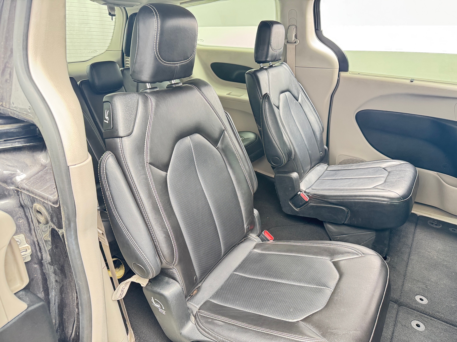 Thumbnail: 2023 Chrysler Pacifica - 5