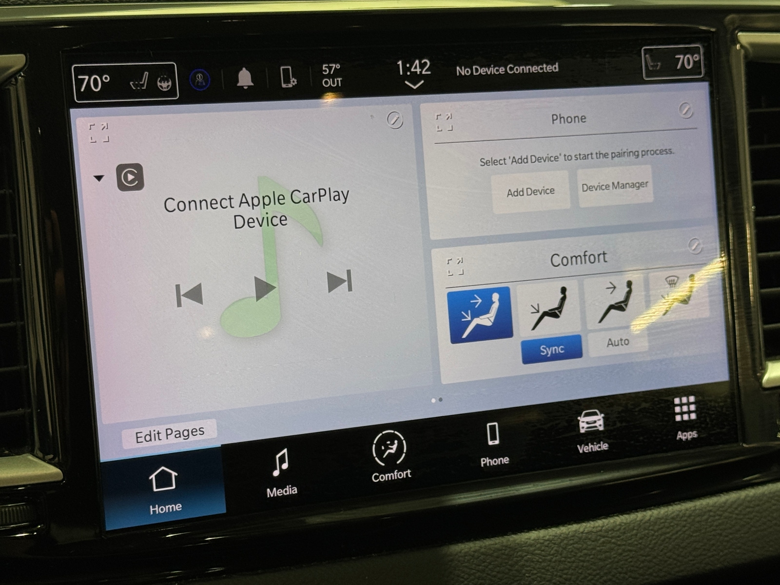 Thumbnail: 2023 Chrysler Pacifica - 3