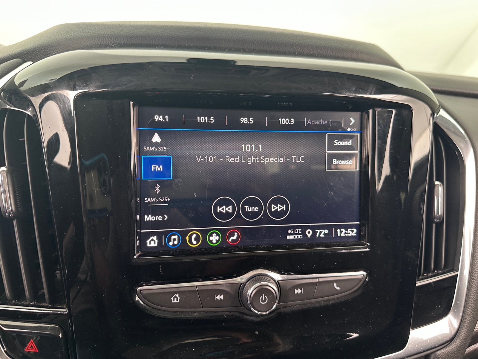 Thumbnail: 2021 Chevrolet Traverse - 4