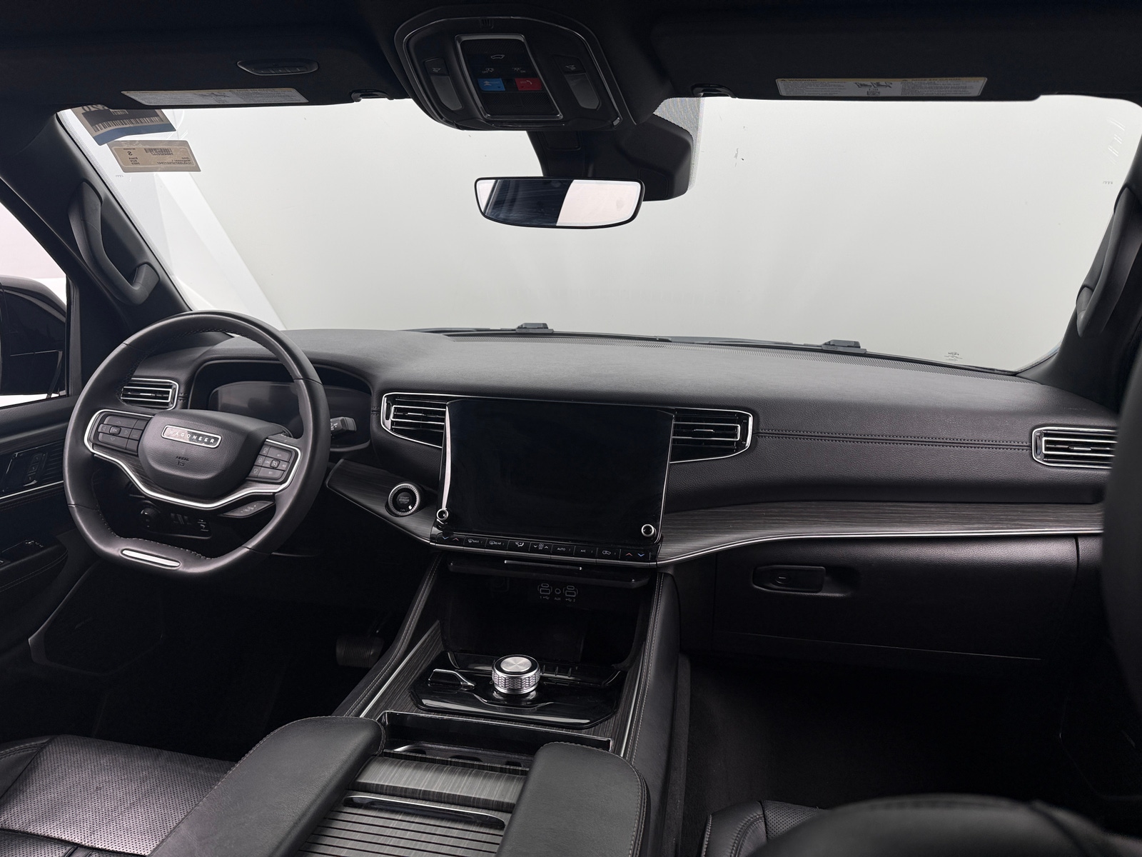 Thumbnail: 2023 Jeep Wagoneer - 2