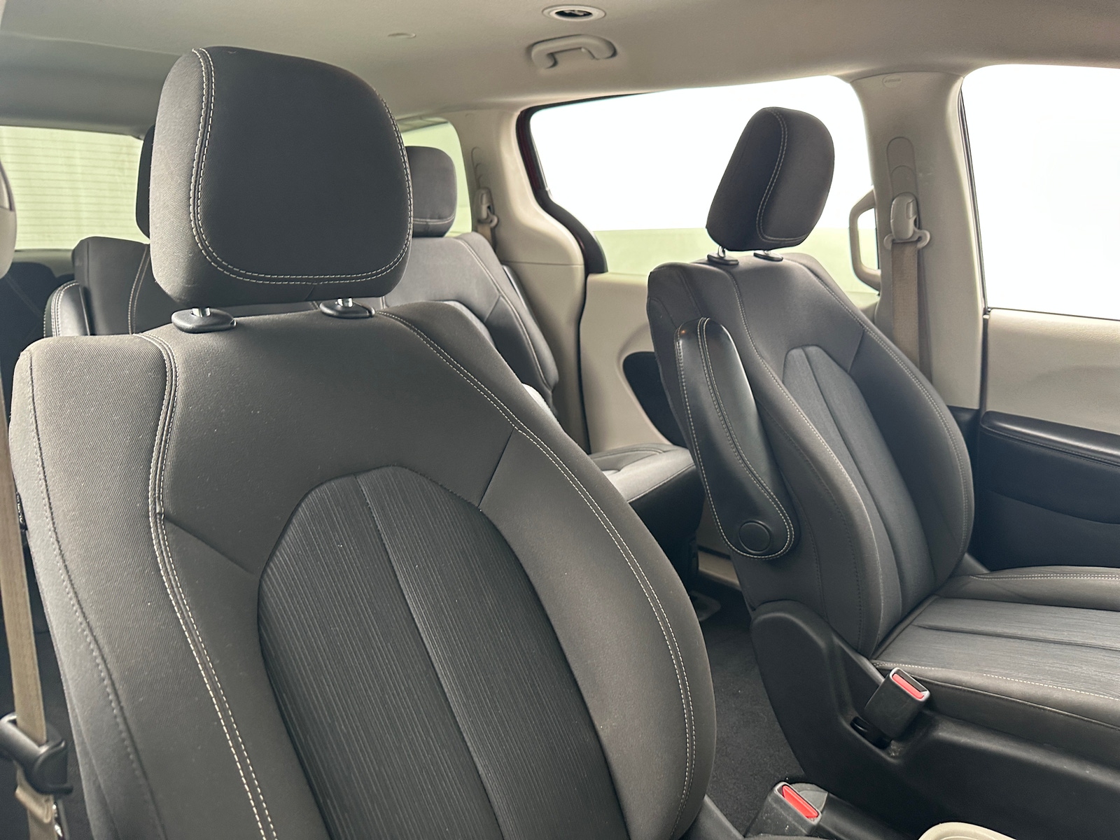 Thumbnail: 2020 Chrysler Voyager - 2