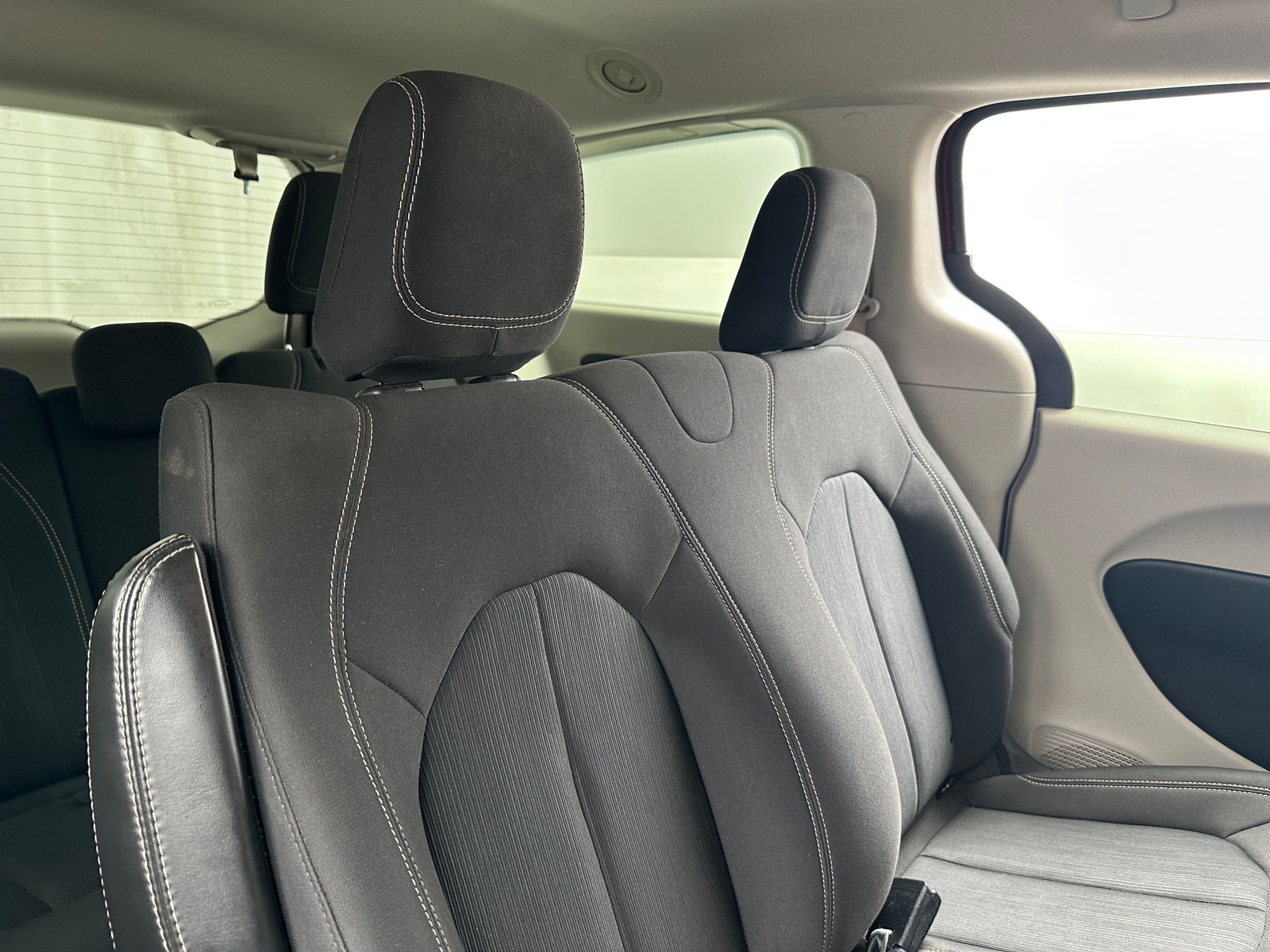 Thumbnail: 2020 Chrysler Voyager - 6