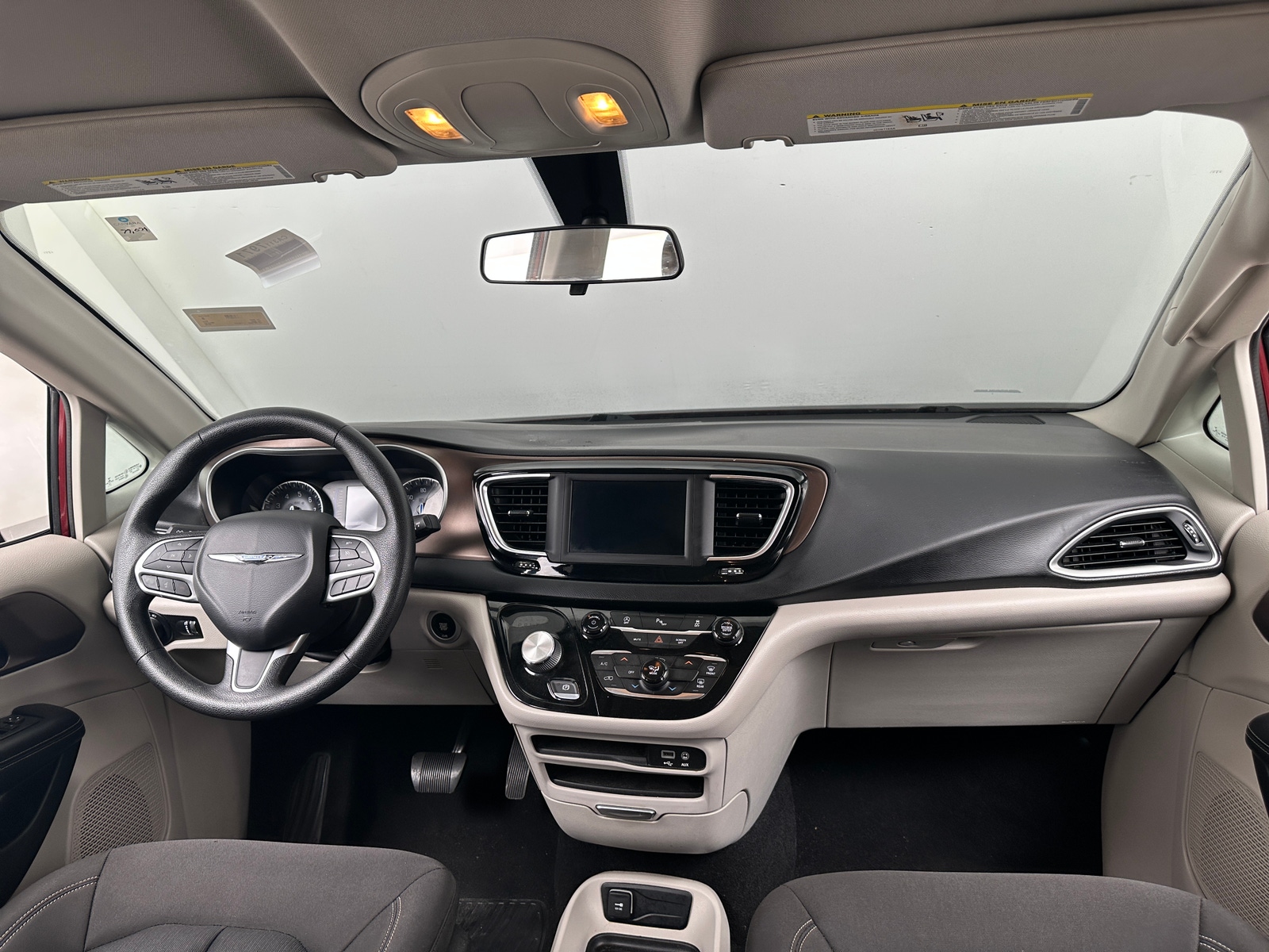 Thumbnail: 2020 Chrysler Voyager - 3