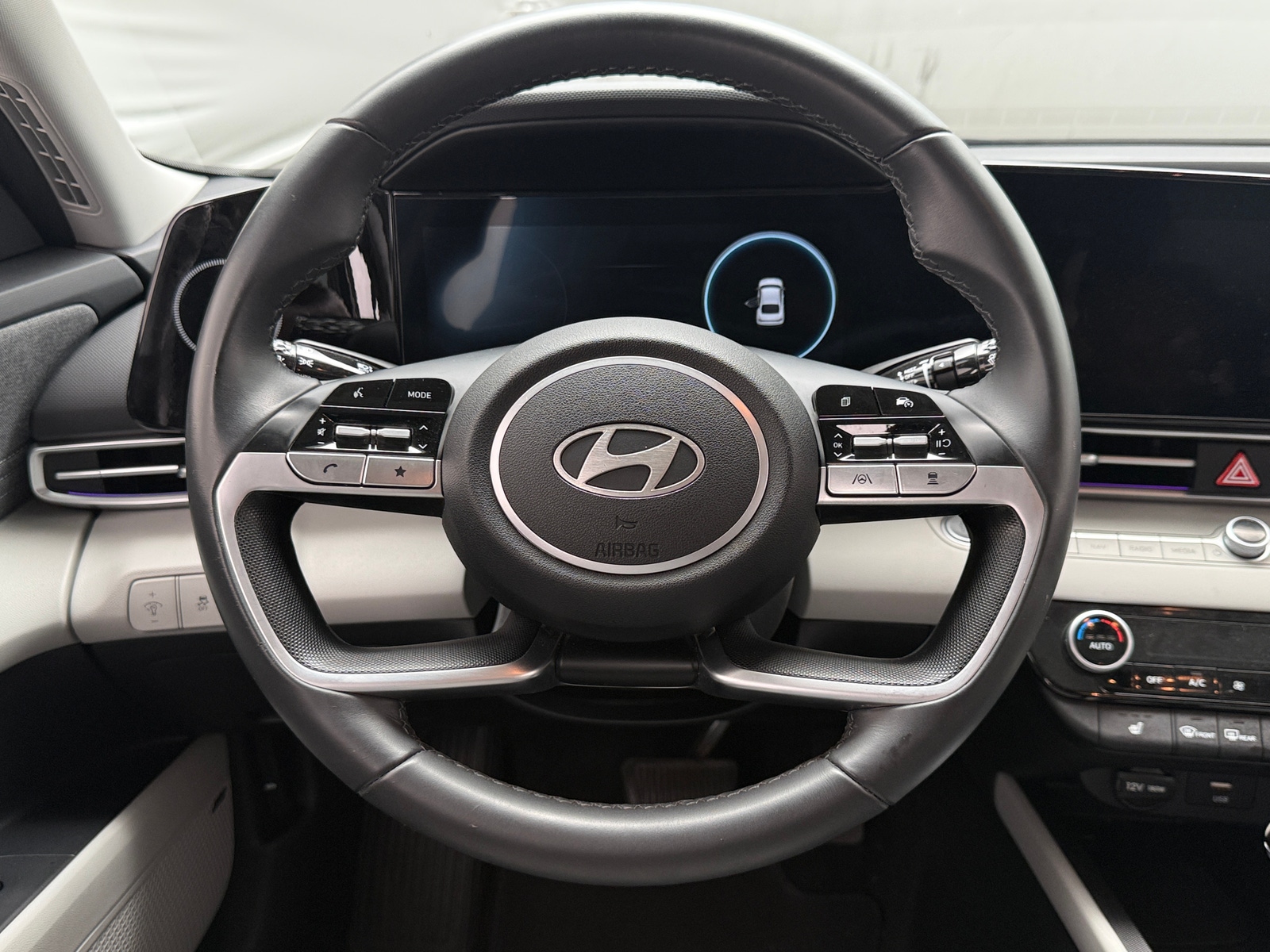 Thumbnail: 2024 Hyundai Elantra - 4