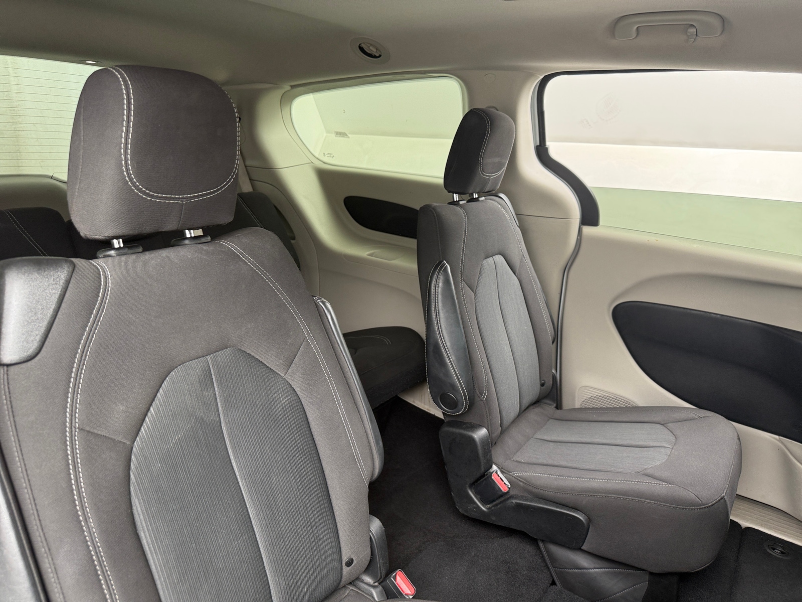 Thumbnail: 2023 Chrysler Voyager - 6