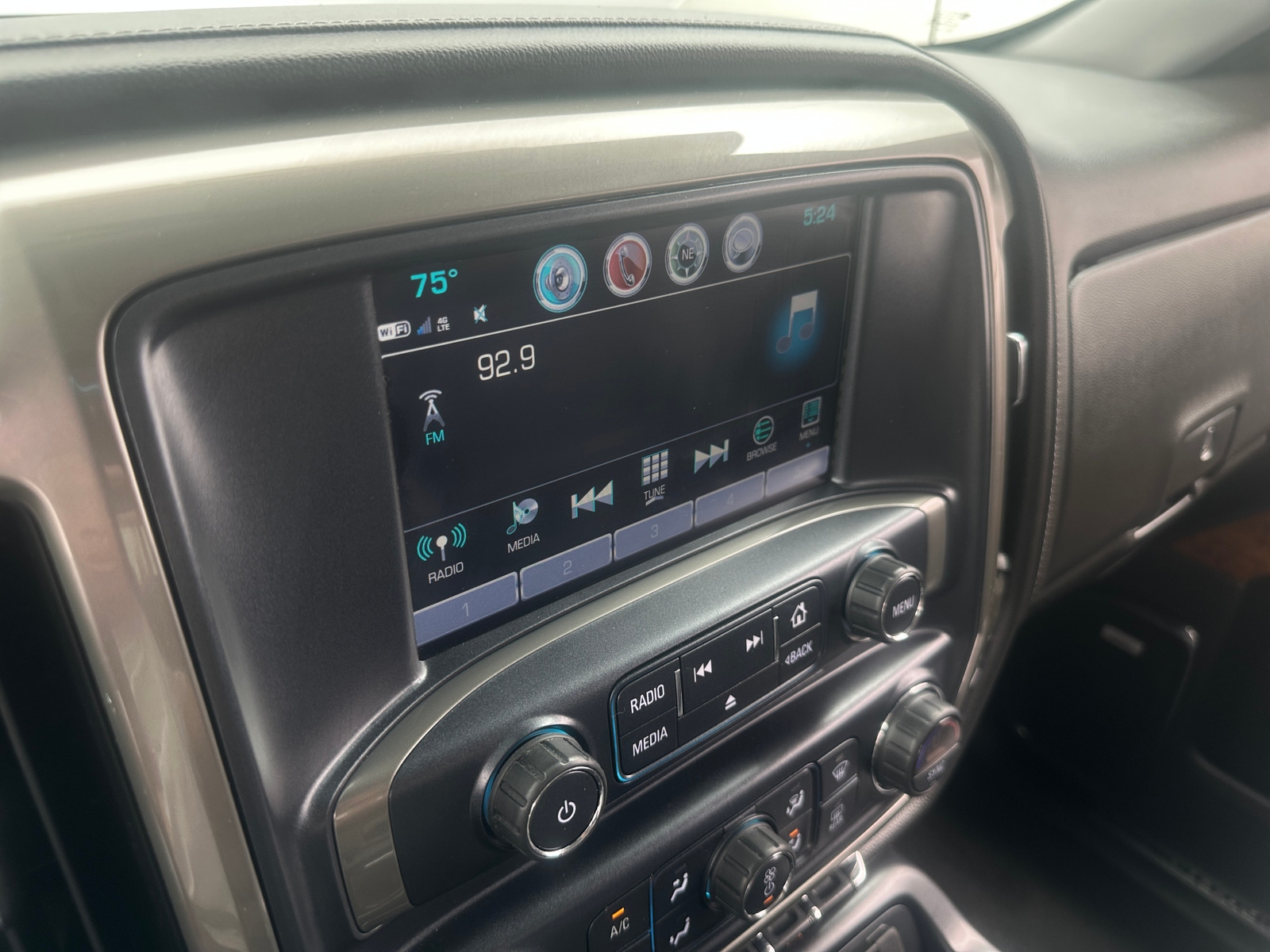 Thumbnail: 2018 Chevrolet Silverado 1500 - 3