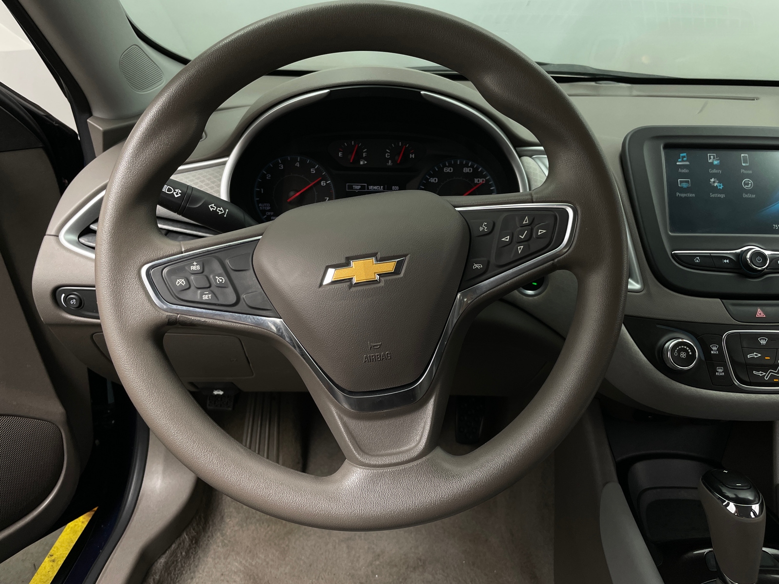 Thumbnail: 2018 Chevrolet Malibu - 5