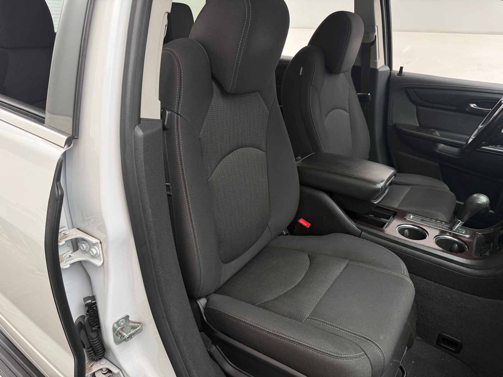 Thumbnail: 2017 Chevrolet Traverse - 2