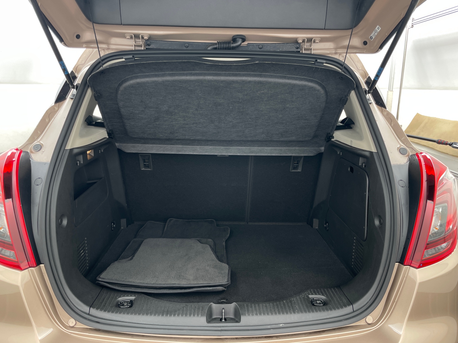 Thumbnail: 2019 Buick Encore - 6