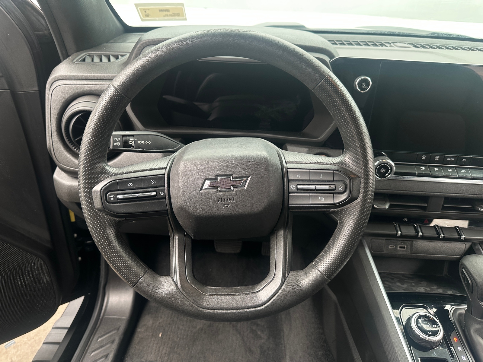 Thumbnail: 2023 Chevrolet Colorado - 5