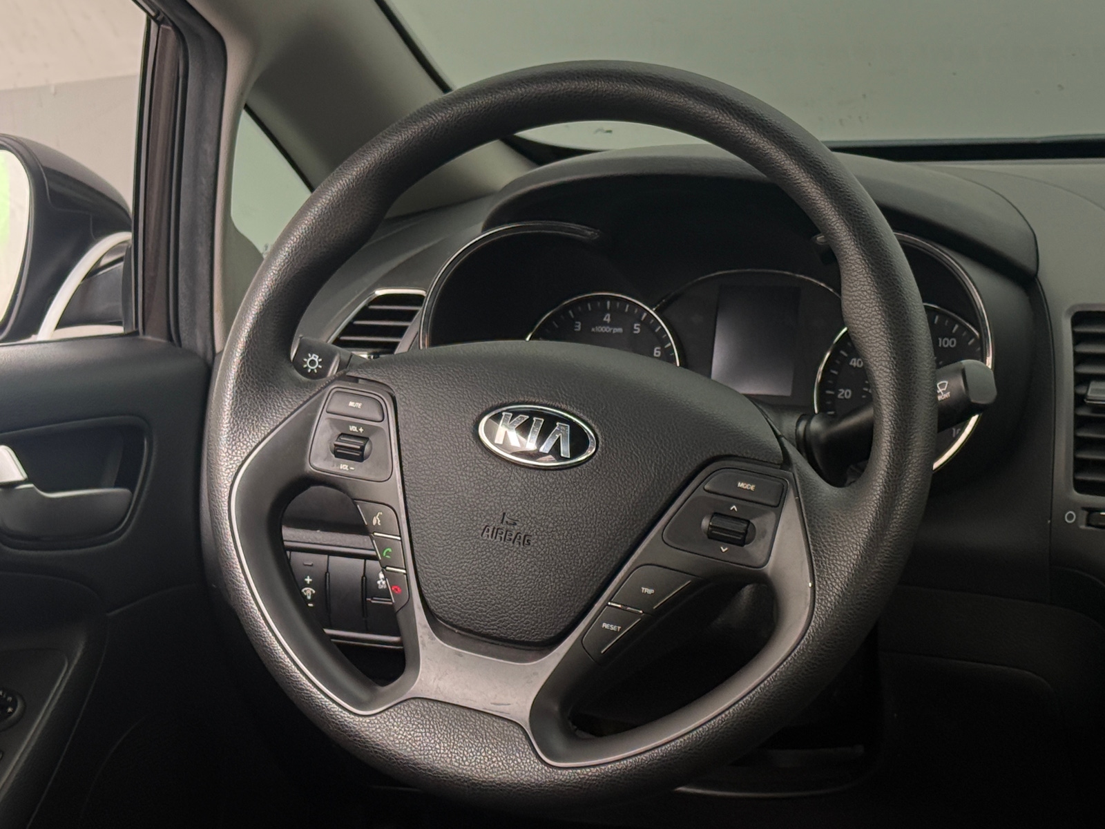 Thumbnail: 2017 Kia Forte - 5