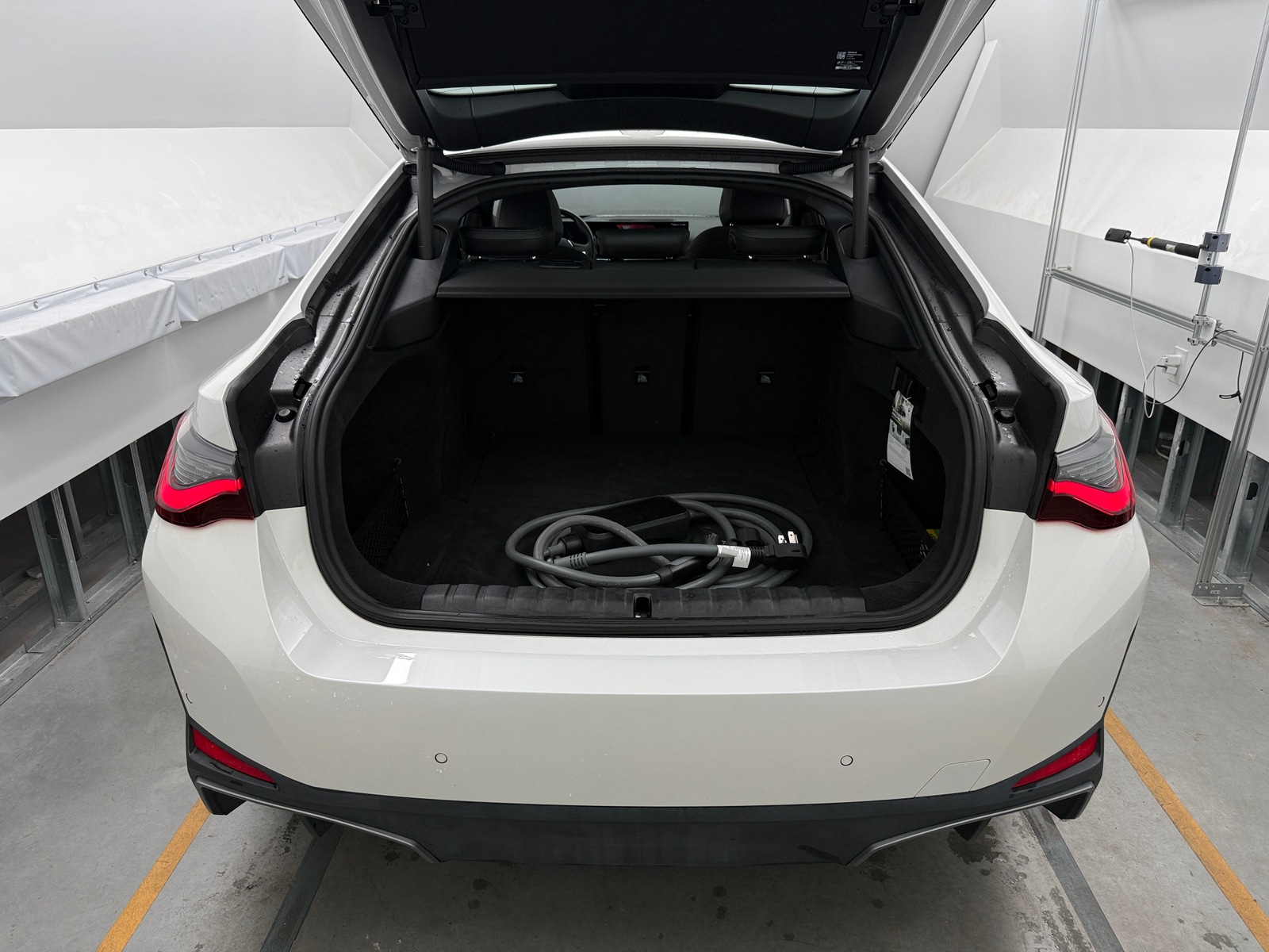 Thumbnail: 2023 BMW i4 - 6