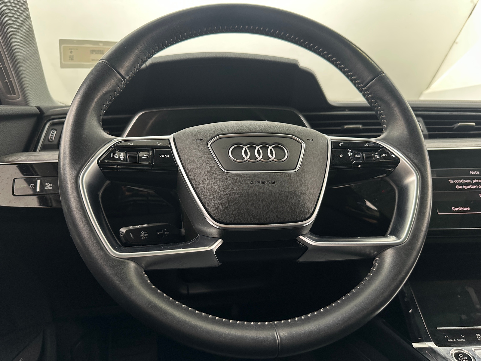 Thumbnail: 2021 Audi e-tron - 4