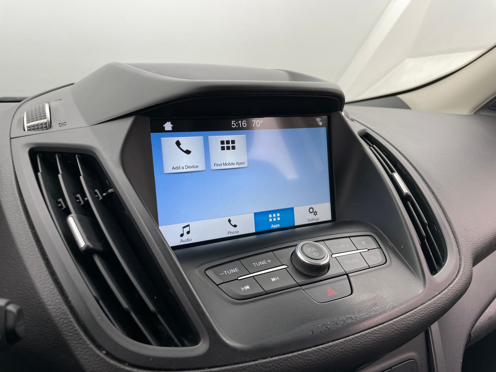 Thumbnail: 2019 Ford Escape - 4