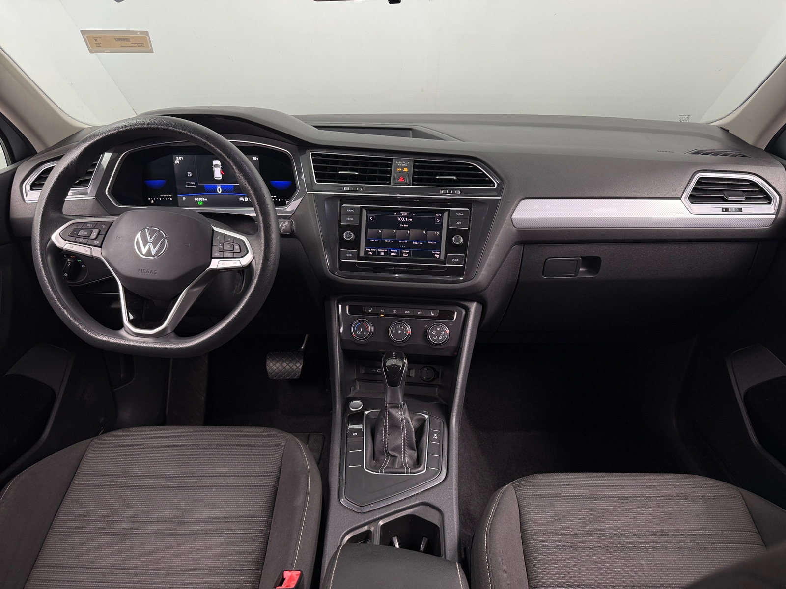 Thumbnail: 2022 Volkswagen Tiguan - 3