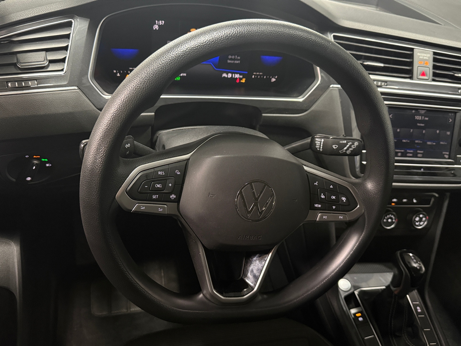 Thumbnail: 2022 Volkswagen Tiguan - 5