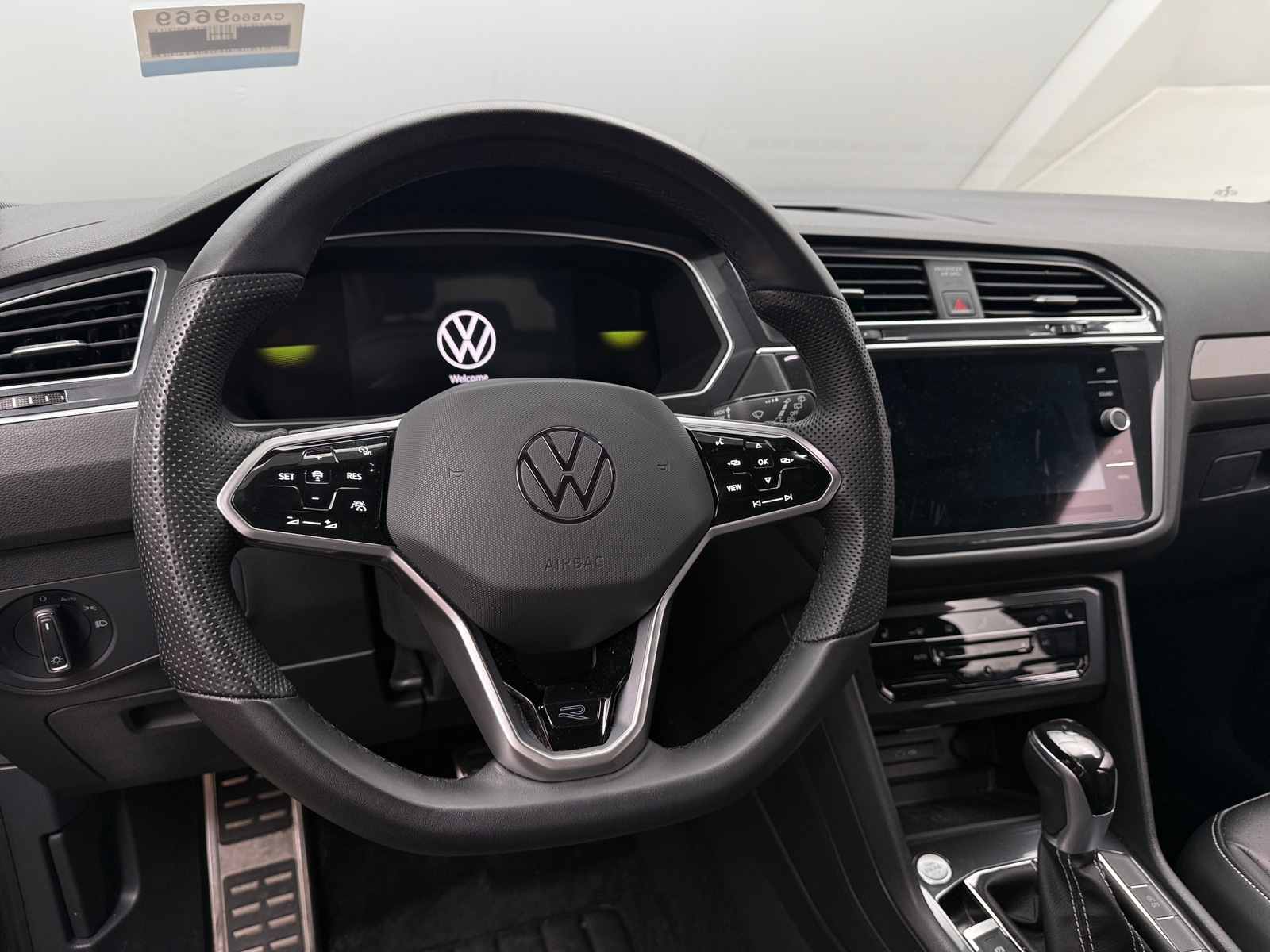 Thumbnail: 2024 Volkswagen Tiguan - 4