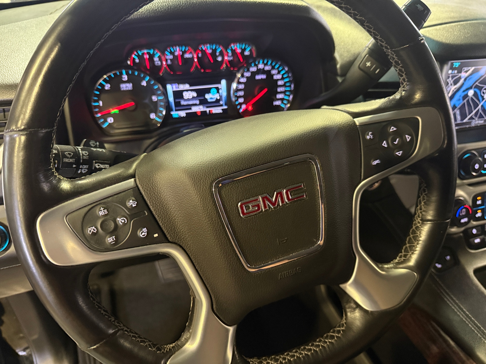 Thumbnail: 2019 GMC Yukon XL - 4