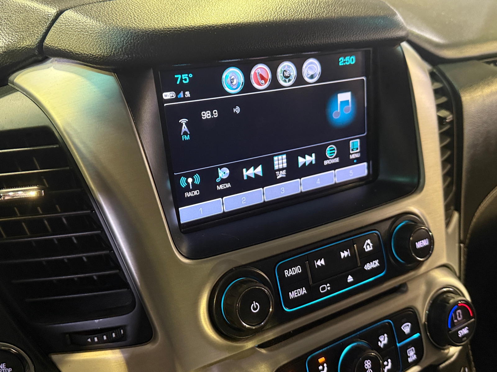 Thumbnail: 2019 GMC Yukon XL - 3