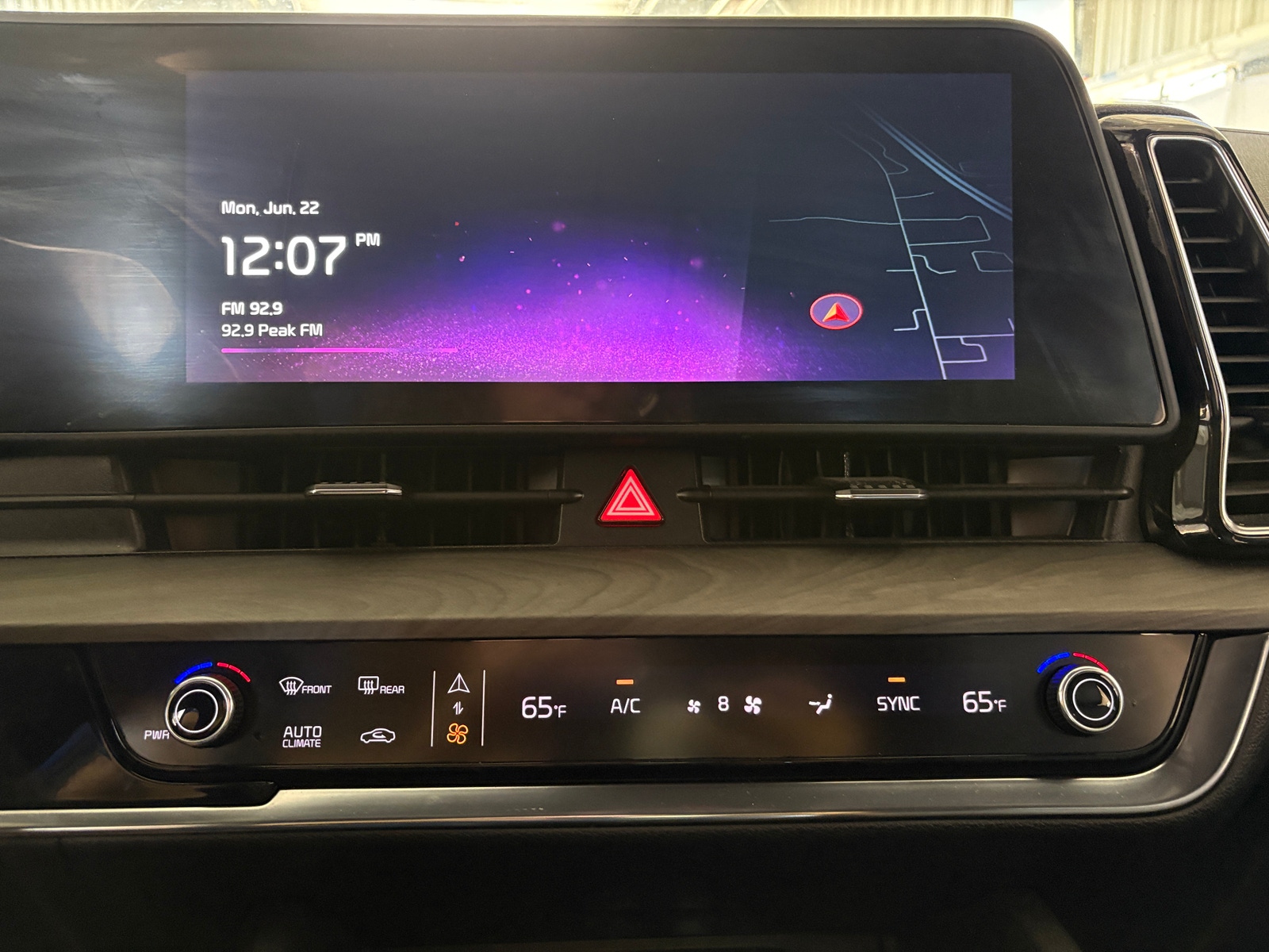 Thumbnail: 2023 Kia Sportage - 3