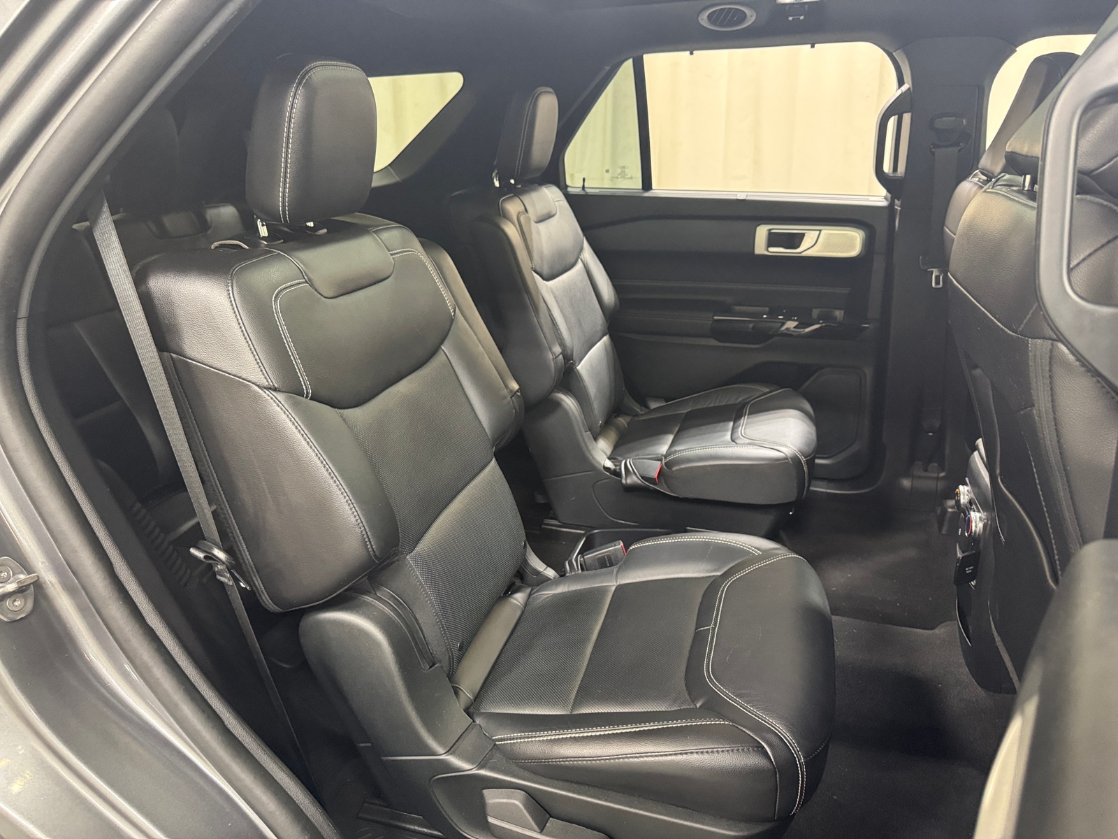 Thumbnail: 2021 Ford Explorer - 6