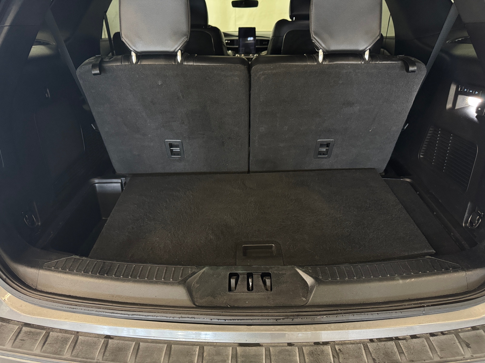 Thumbnail: 2021 Ford Explorer - 7