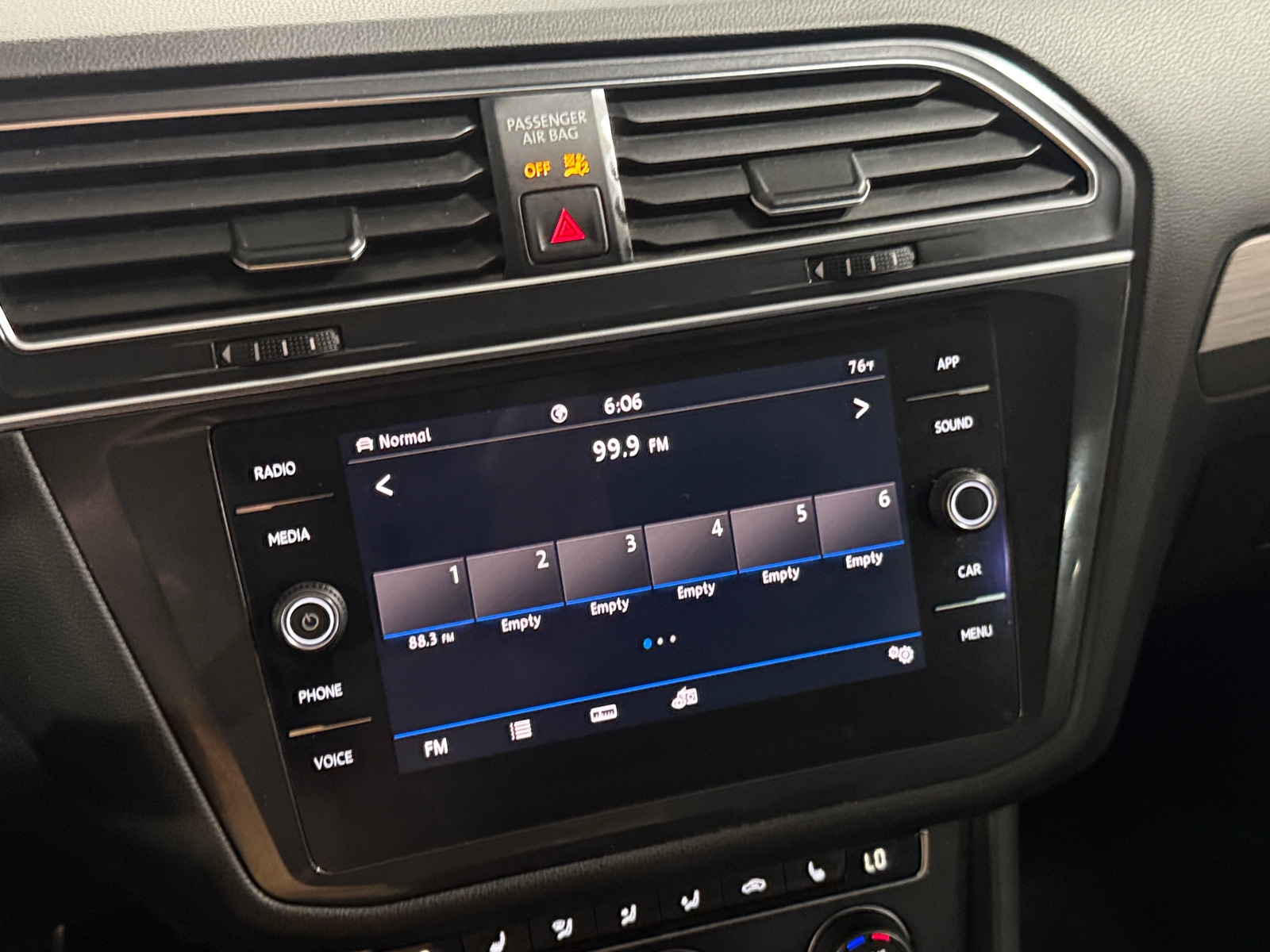 Thumbnail: 2020 Volkswagen Tiguan - 3