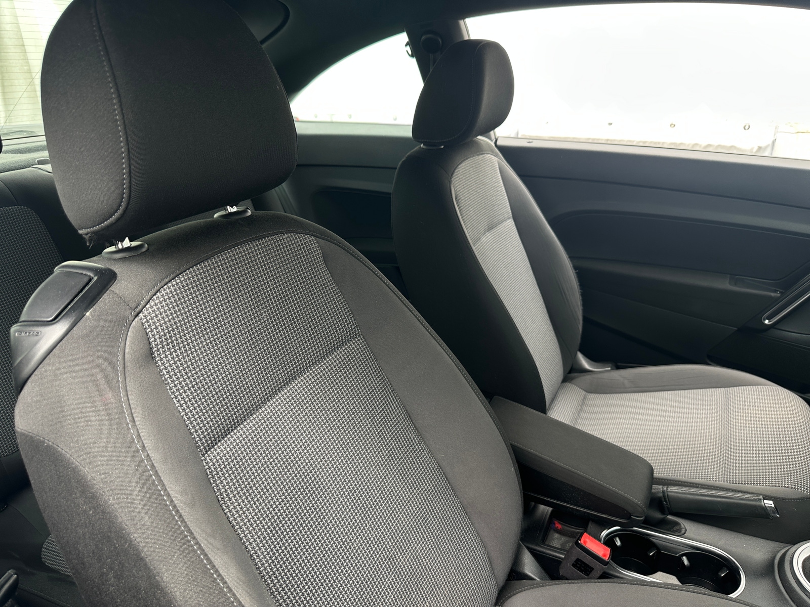 Thumbnail: 2019 Volkswagen Beetle - 2
