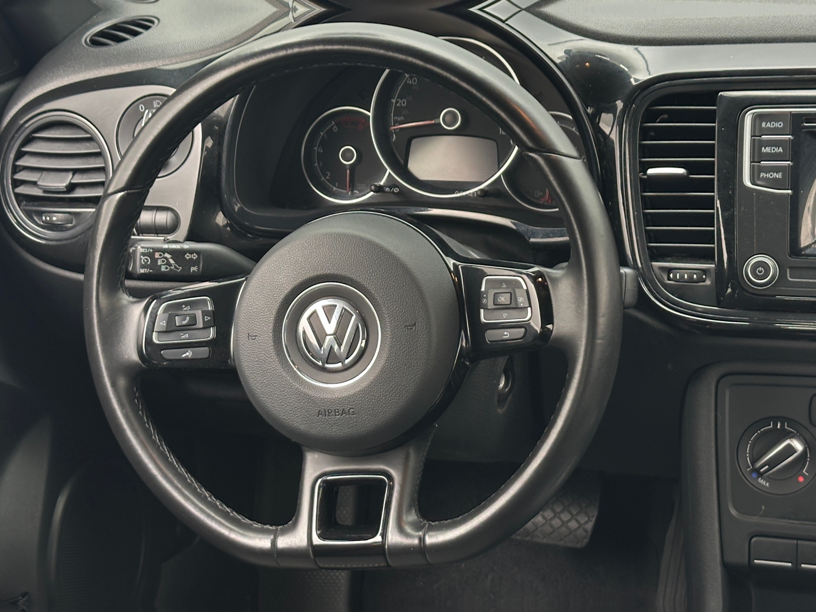 Thumbnail: 2019 Volkswagen Beetle - 5