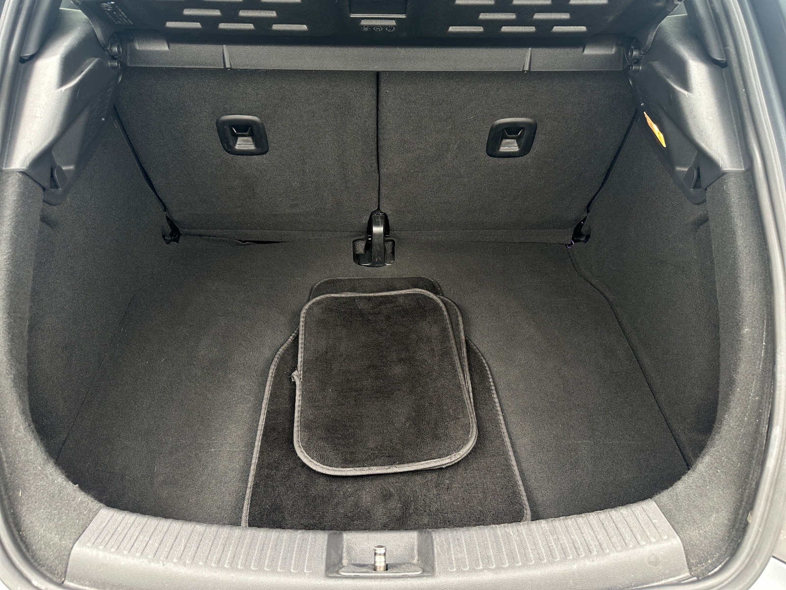 Thumbnail: 2019 Volkswagen Beetle - 7