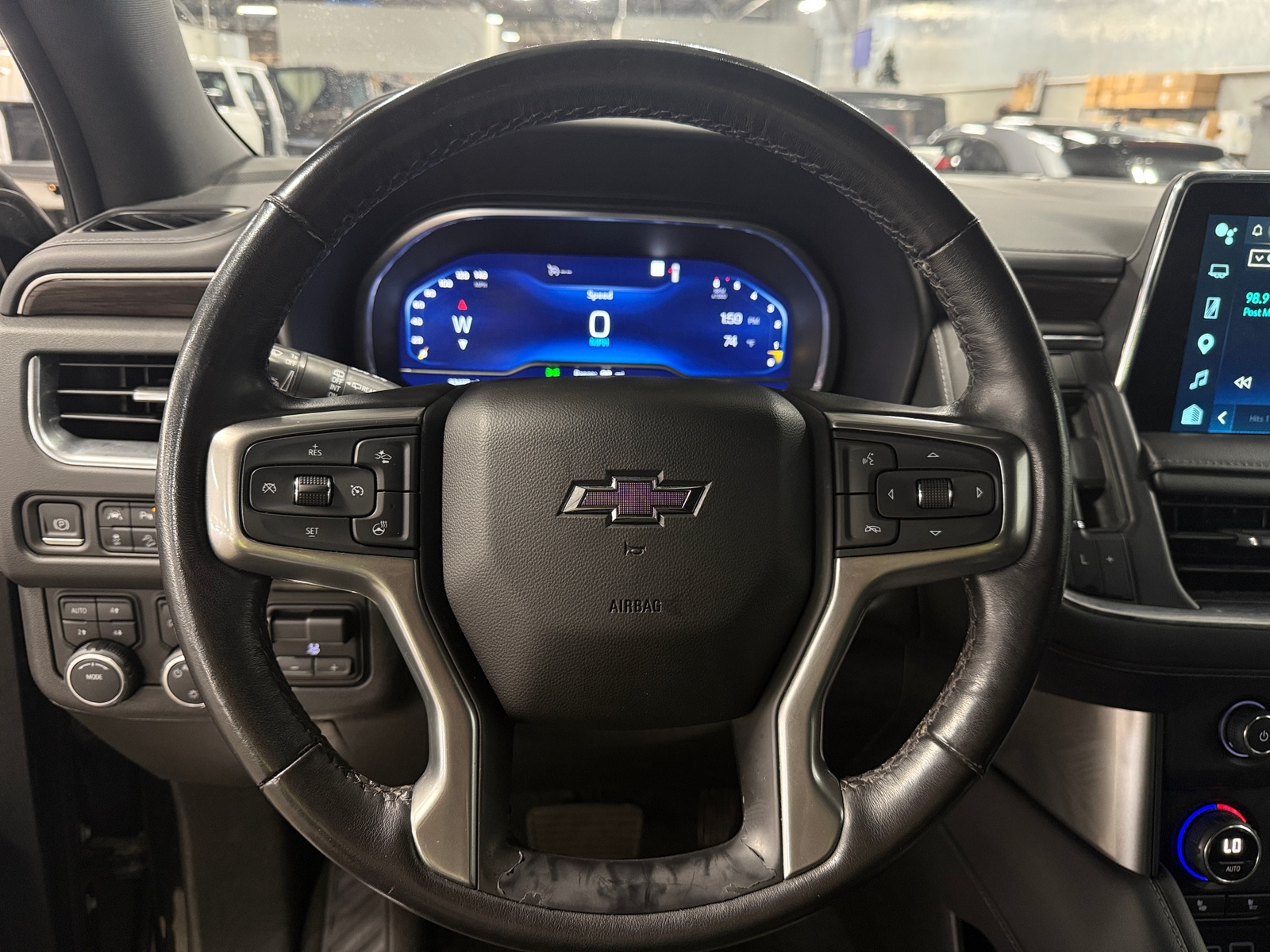 Thumbnail: 2022 Chevrolet Suburban - 4