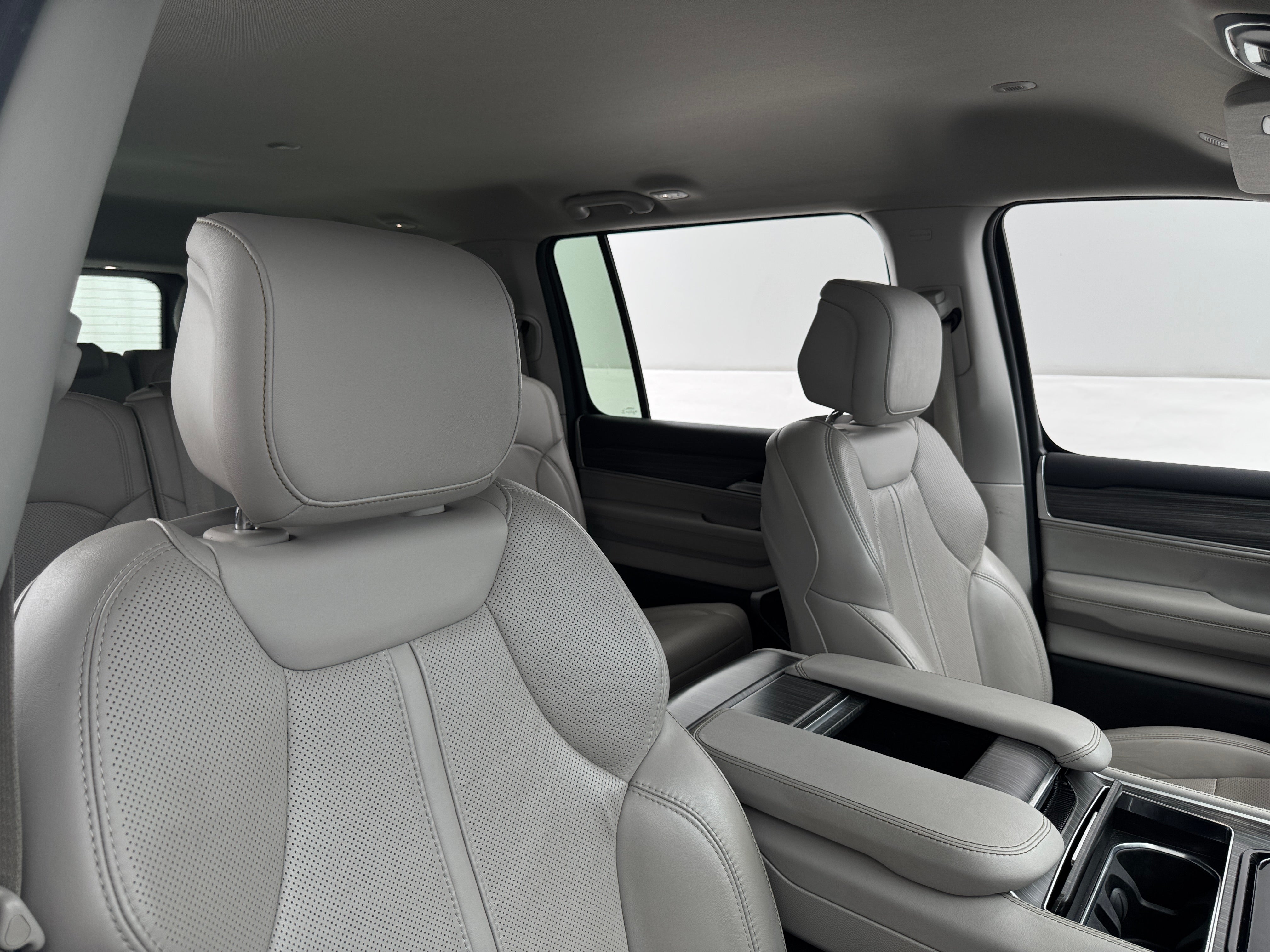 2024 Jeep Wagoneer