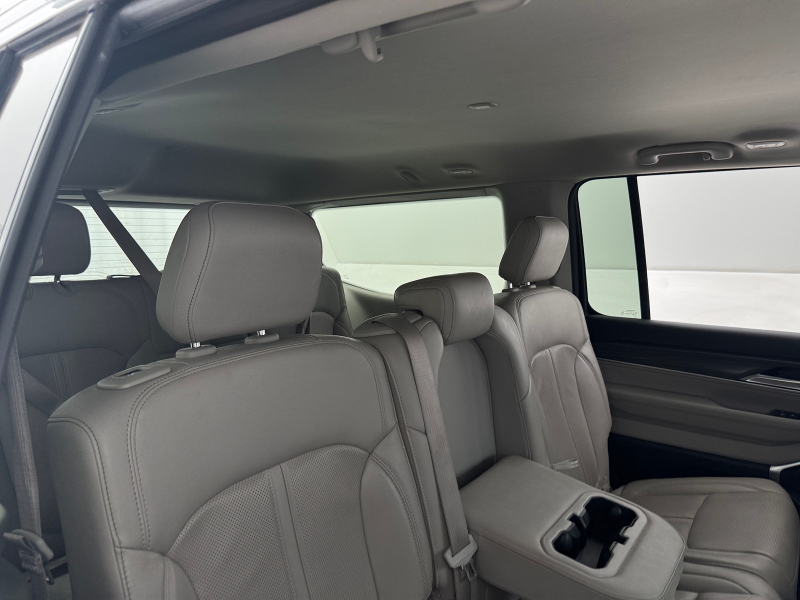 Thumbnail: 2024 Jeep Wagoneer - 5
