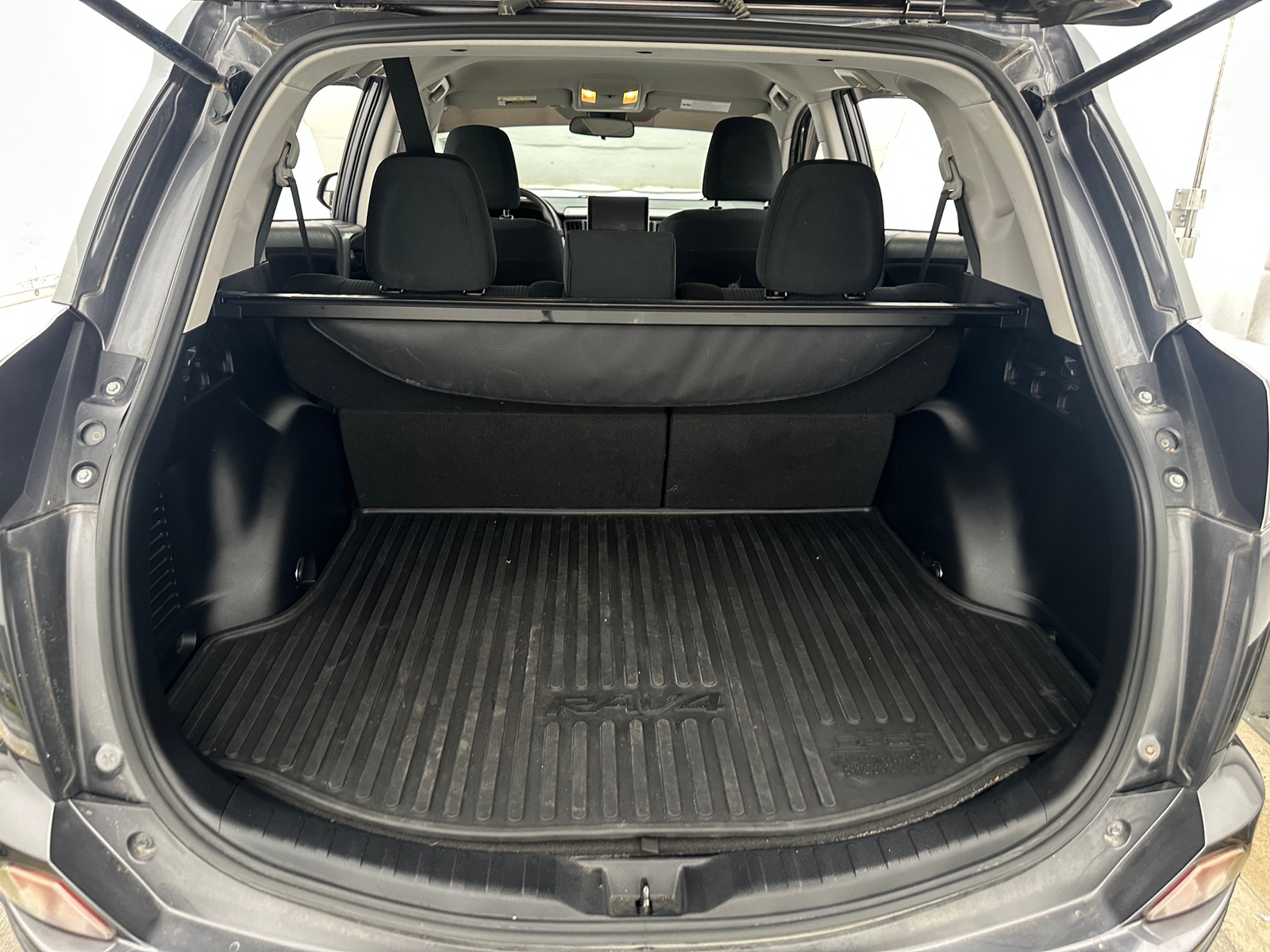Thumbnail: 2018 Toyota RAV4 - 7