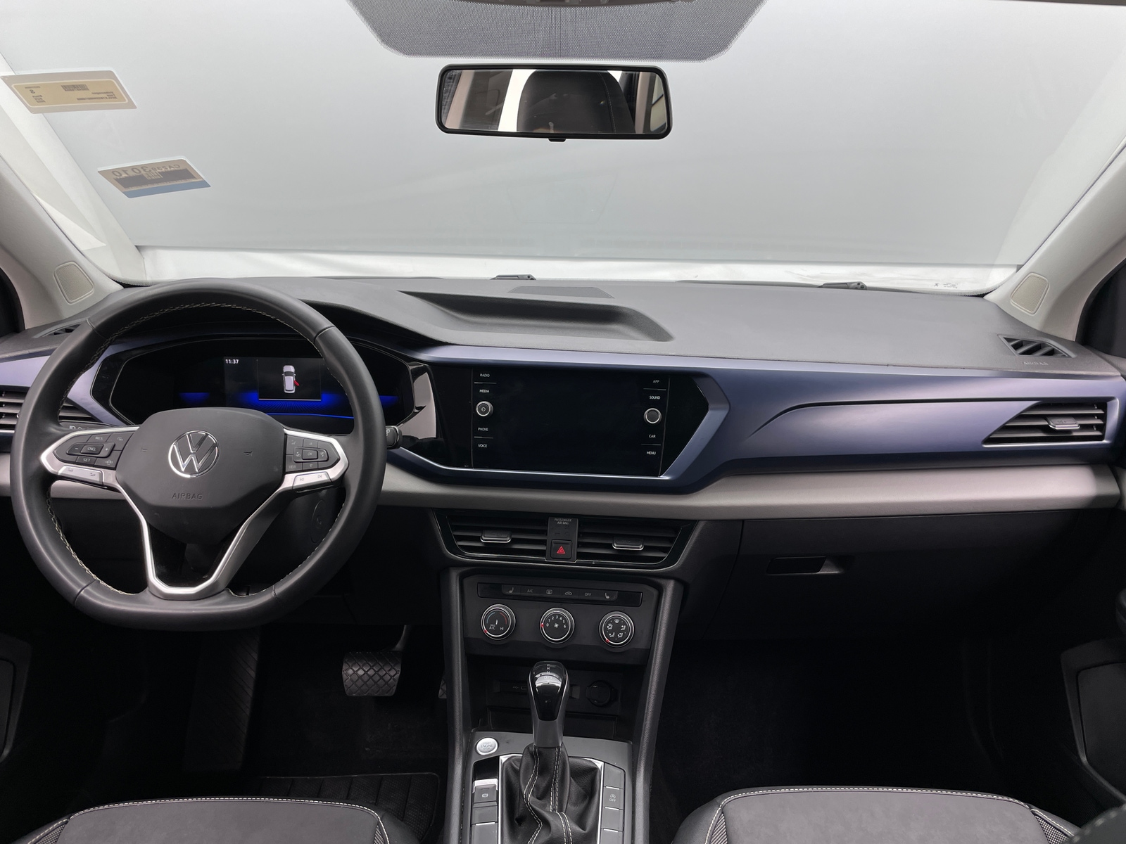 Thumbnail: 2022 Volkswagen Taos - 2