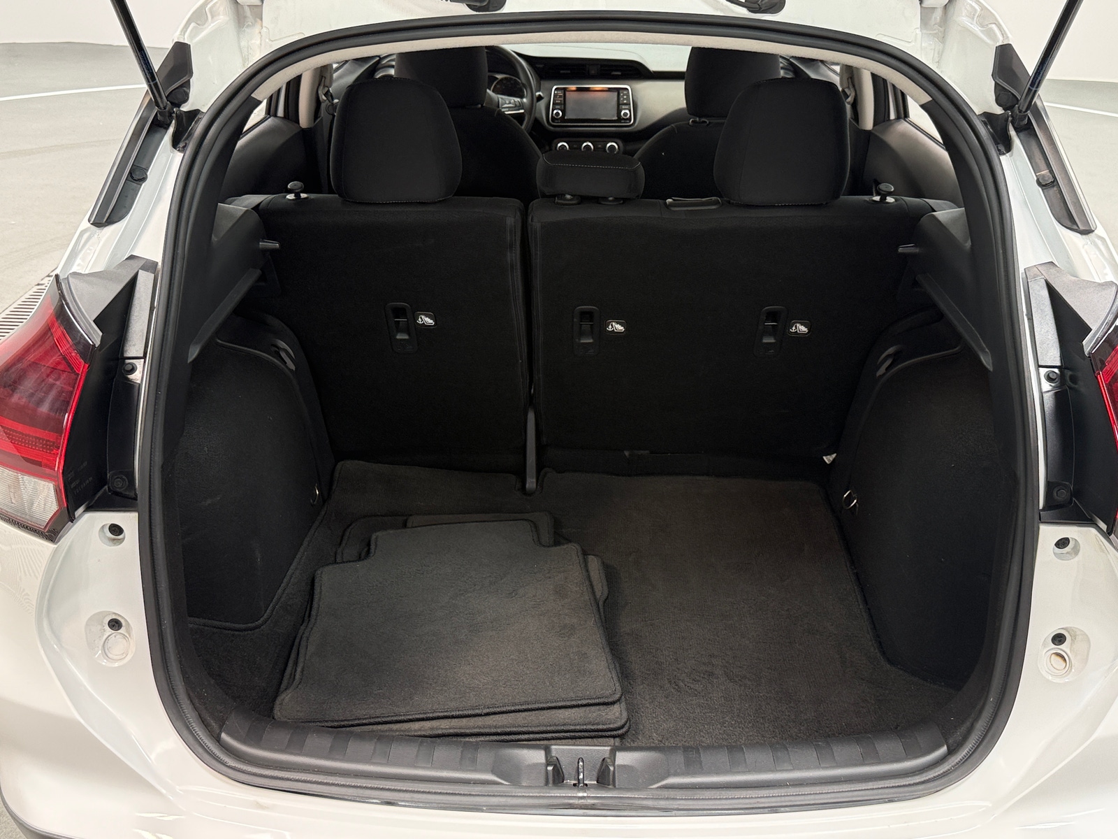 Thumbnail: 2021 Nissan Kicks - 7